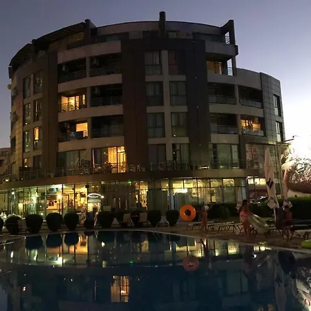 Sunny Plaza 100 M Sea * Słoneczny Brzeg