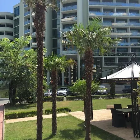 Διαμέρισμα Sunny Plaza 100 M Sea *